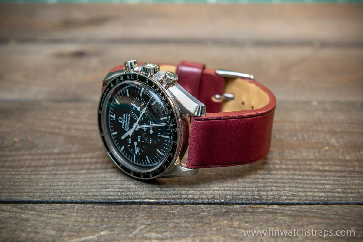 Leather watch strap, Shell Cordovan Burgundy . Handmade in Finland, 10 mm-26 mm.