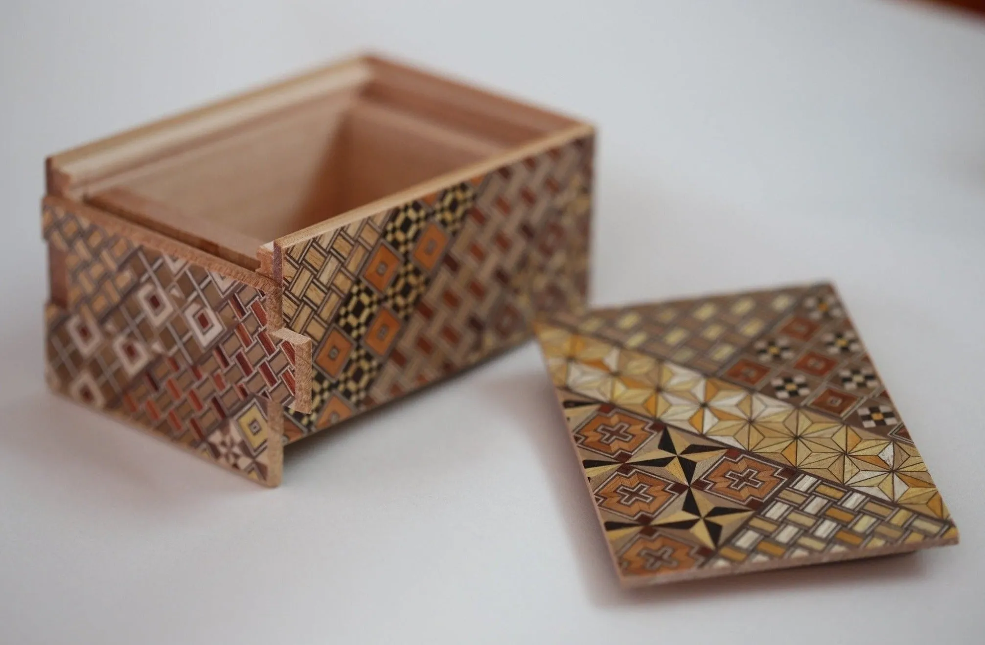 Yosegi Himitsu Bako - Japanese Puzzle Box